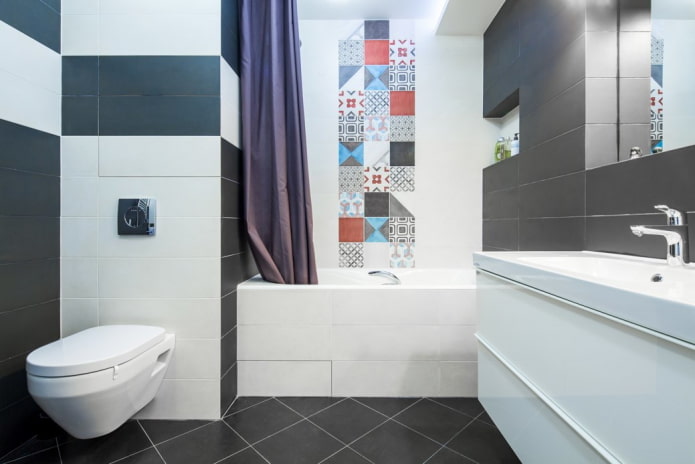 interieur van de badkamer in het appartement van 36 vierkante meter