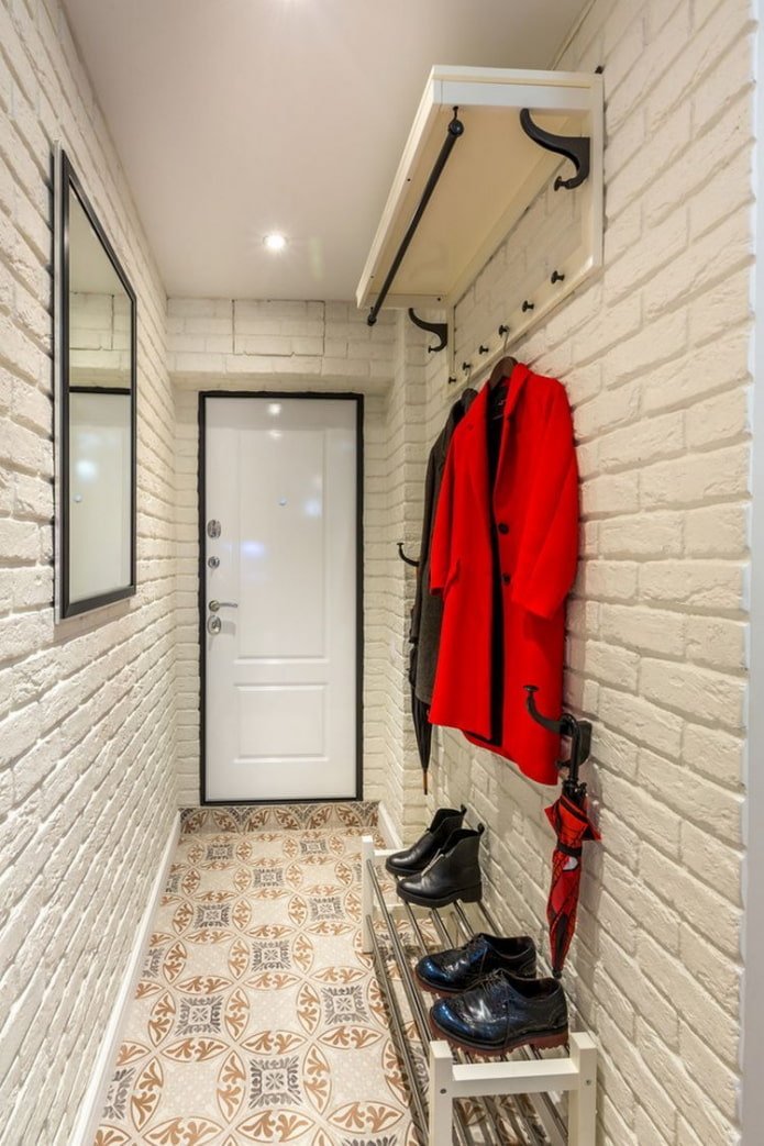gangontwerp in het interieur van een appartement van 45 vierkante meter