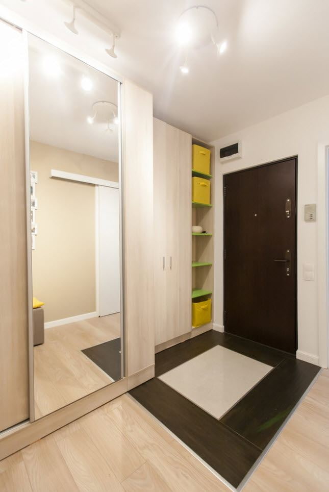 ganginterieur in een appartement van 50 vierkante meter