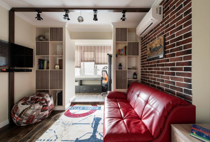 interieur van een studio-appartement met balkon