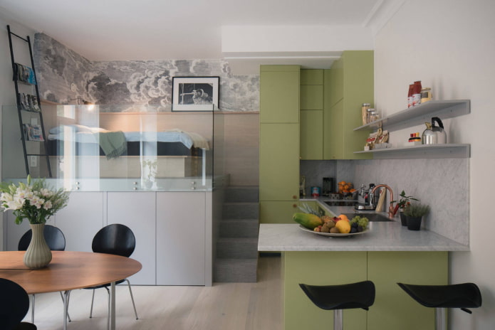 Podiumbed met glazen wand