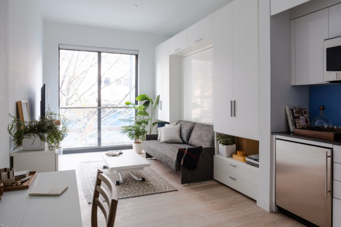 interieur van een studio-appartement met ??n raam