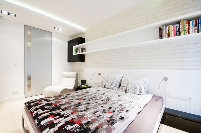 Behang met bakstenen effect in een slaapkamerinterieur