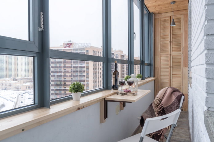 inbouwkast op het balkon