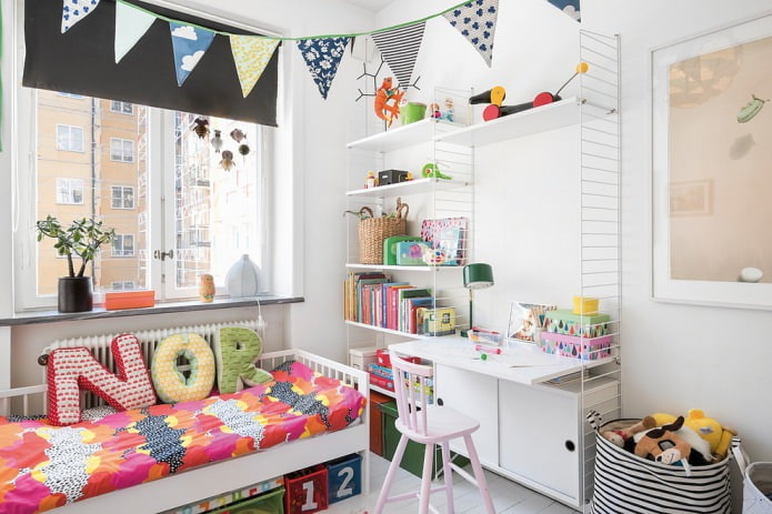 Scandinavische stijl in een kleine kamer voor een kind