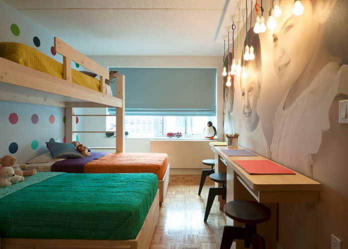 kleine kinderkamer voor drie kinderen