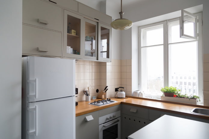 small-sized kitchen layout