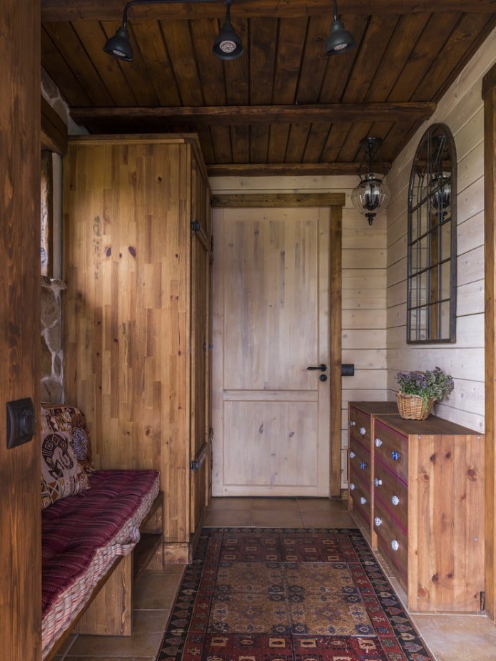 kleine gang in het interieur van het huis
