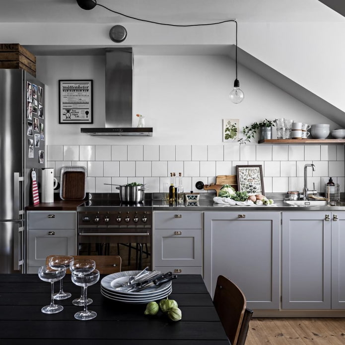Scandinavische keuken op zolder