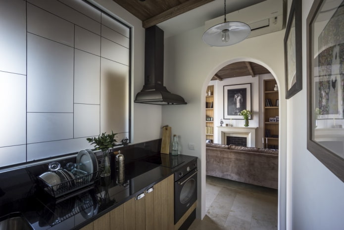 boog van gipsplaat tussen de keuken en de woonkamer