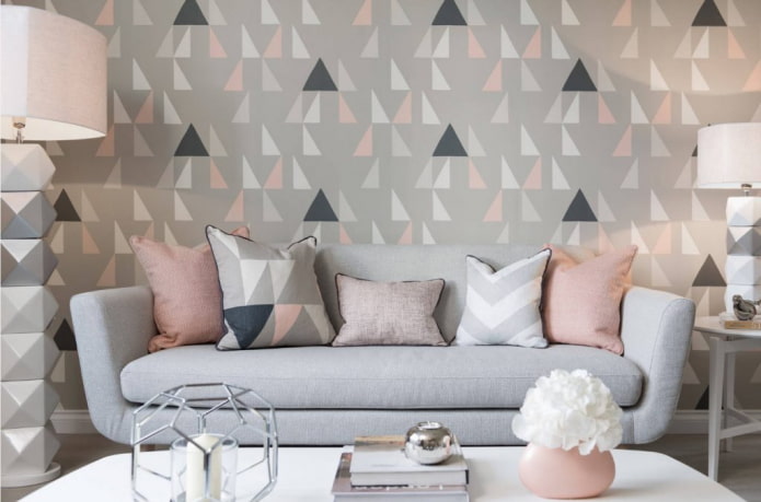 behang met driehoeken in het interieur
