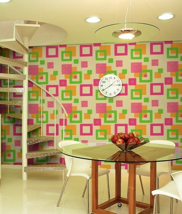 behang met vierkanten in het interieur