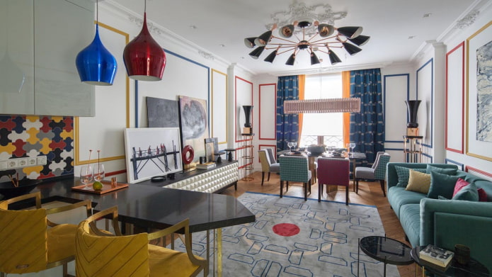 gekleurde woonkamer