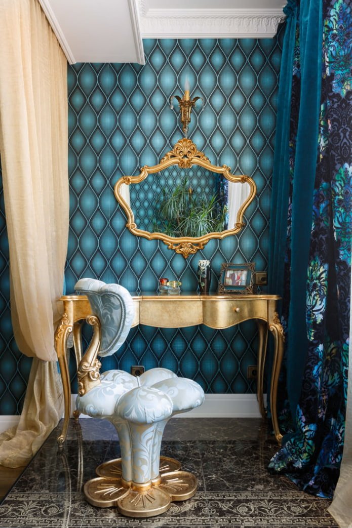 combinatie van donkerbruin met blauw