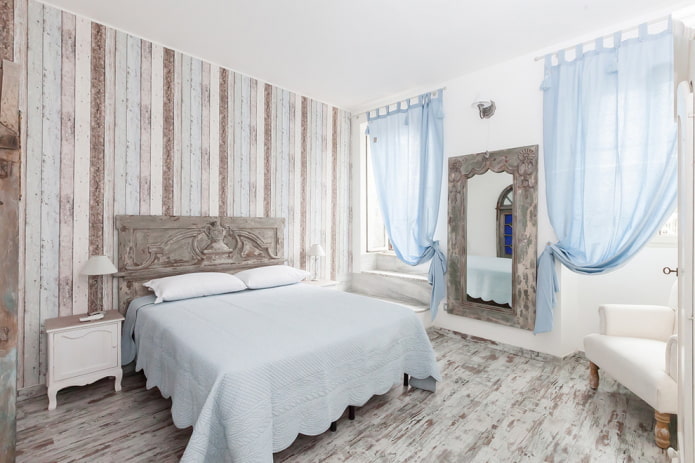blauwe gordijnen in de slaapkamer