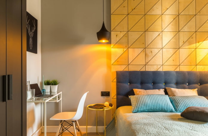 Lamp boven het bed