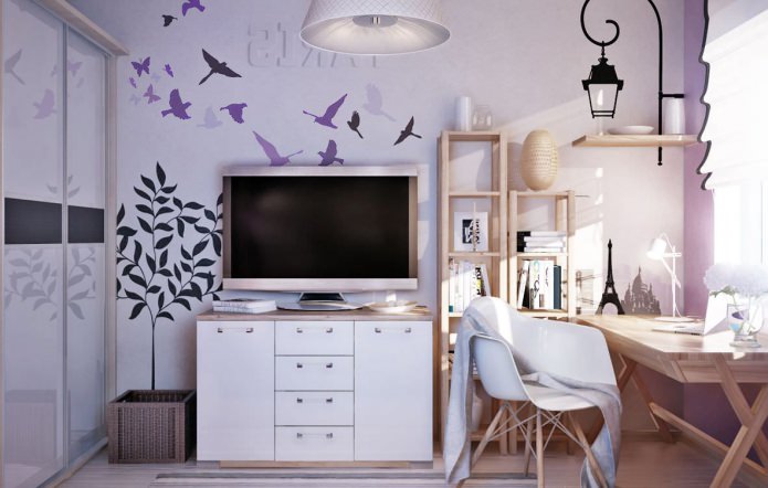 bureau in de slaapkamer voor een meisje