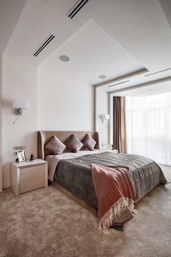 tapijt op de vloer in de slaapkamer