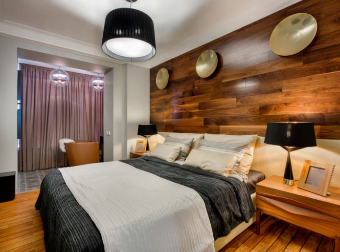 Laminaat op de muur in de slaapkamer