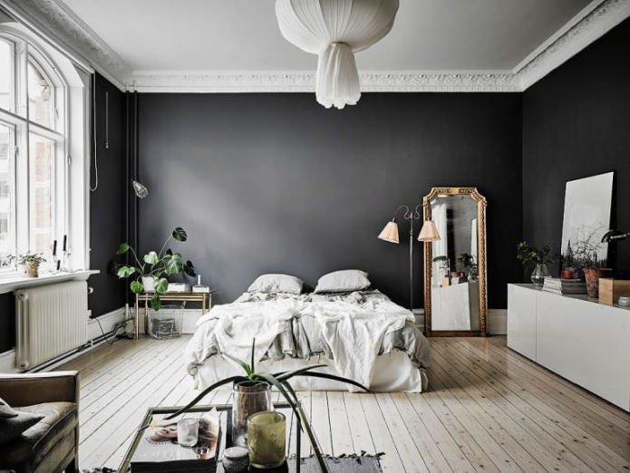 Zwarte muren in de slaapkamer 