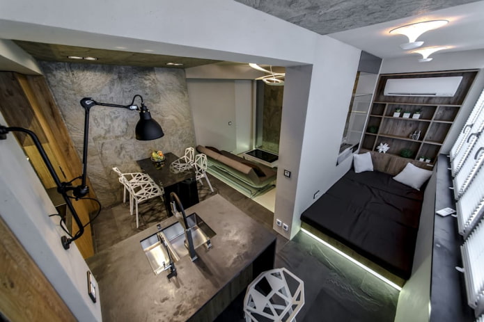 interieur van een studio-appartement met balkon