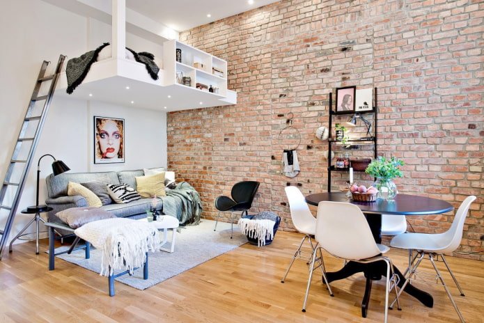 interieur van studio-appartement in loftstijl