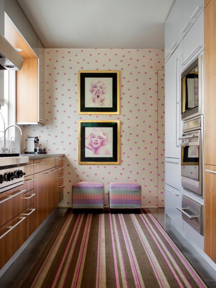decoratief ontwerp van een smalle keuken