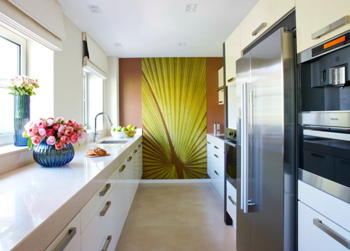 decoratief ontwerp van een smalle keuken