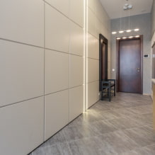 Hoe decoreer je het interieur van een smalle gang?-6