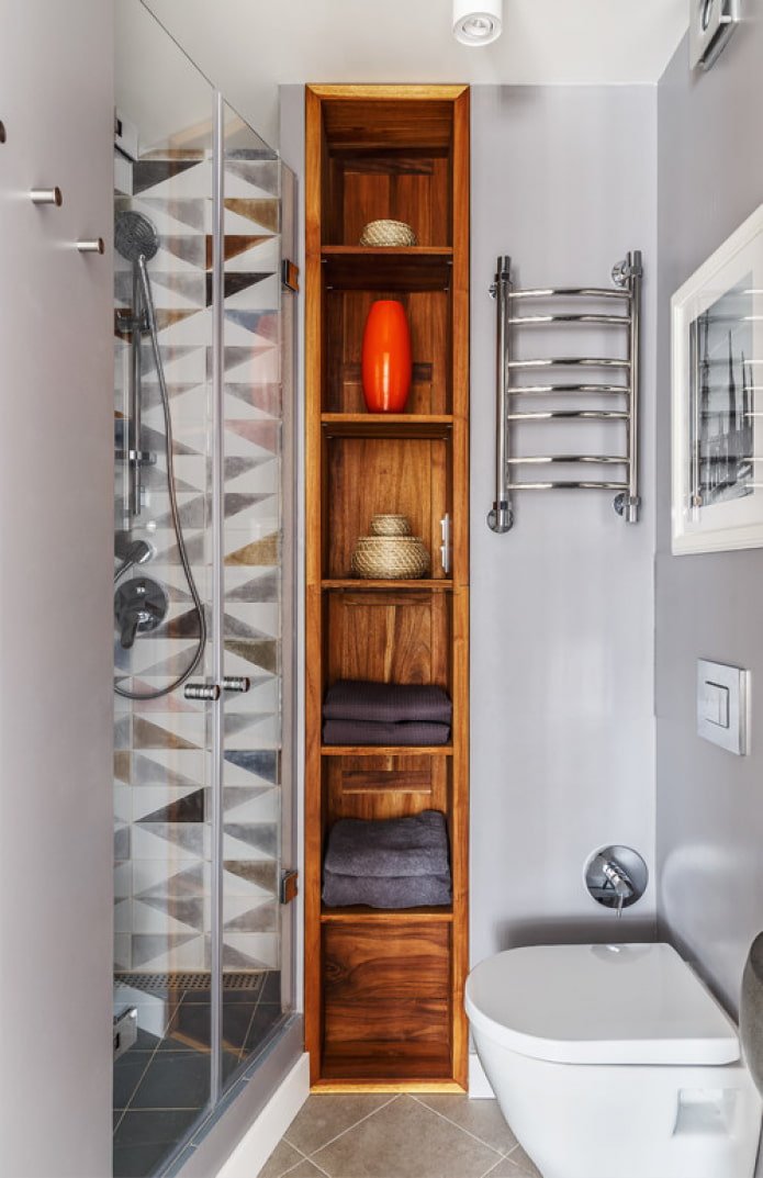 houten plank in de badkamer