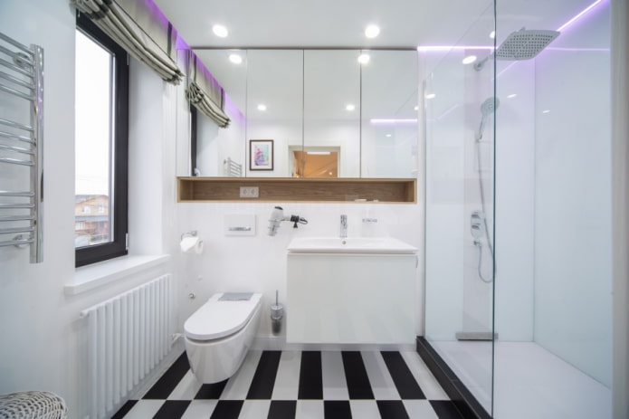 smal raam in de badkamer
