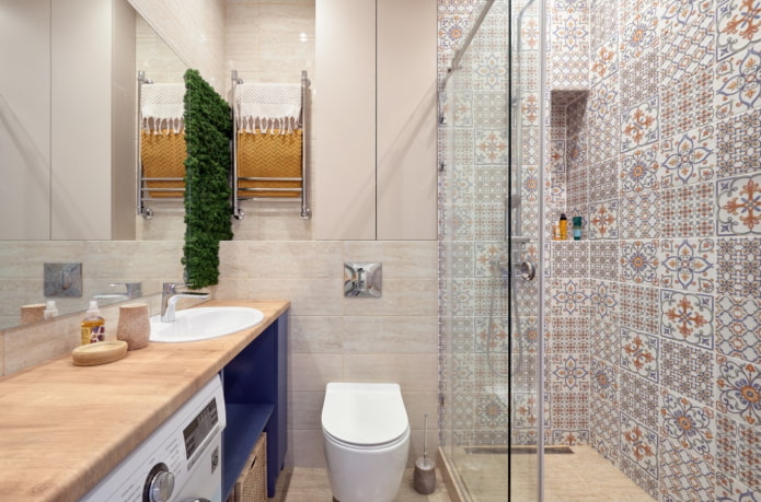 gecombineerde badkamer met douche