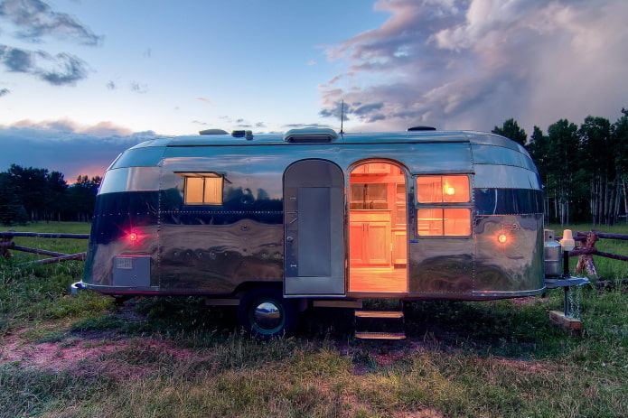 motorhome buiten