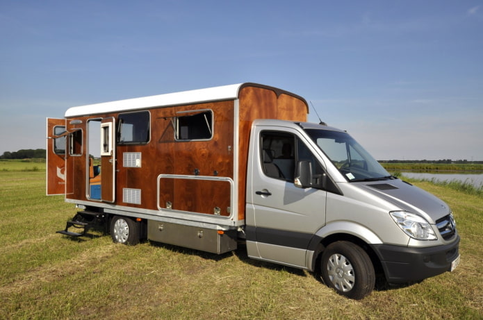 motorhome buiten