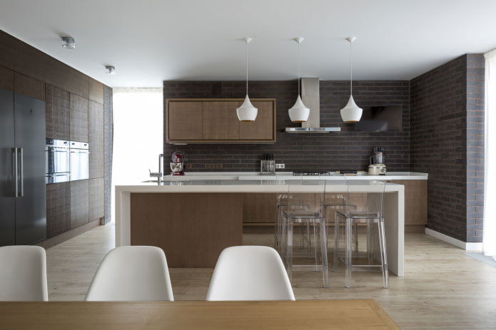 Keuken in het huis in het bos