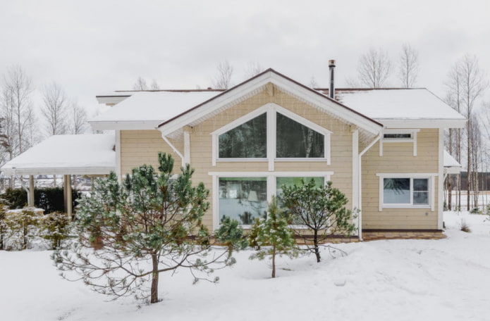 beige huis in Scandinavische stijl