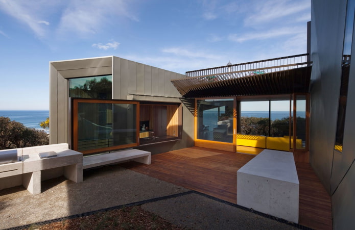 huis in hightech-stijl aan de kust