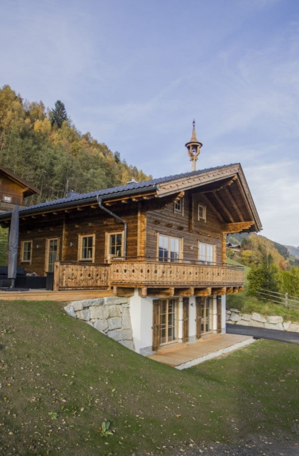 huis op een helling