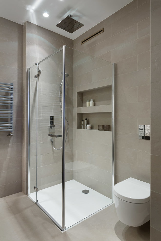 betegelde nissen in de douche