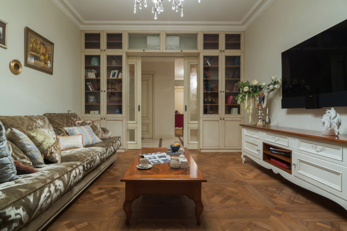 beige compartimentdeuren in het interieur