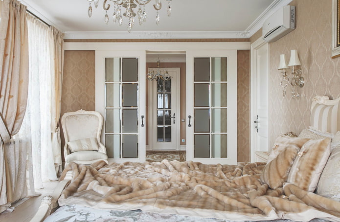 schuifdeuren in het slaapkamerinterieur