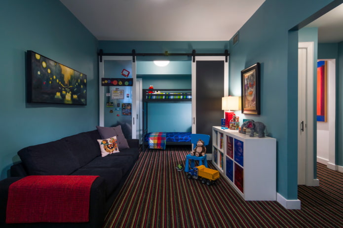 compartimentdeuren in het interieur van de kinderkamer