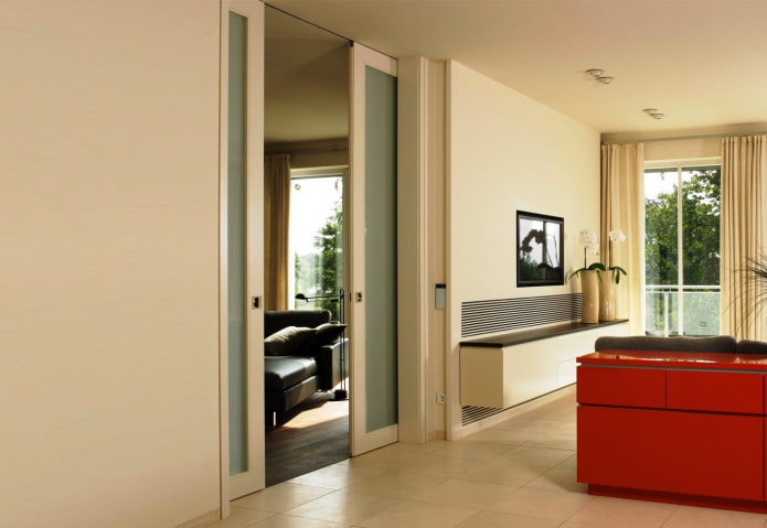 compartimentdeuren in de wand in het interieur