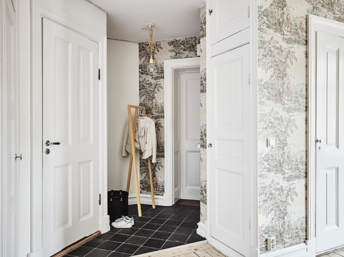 deuren in het interieur van de gang in Scandinavische stijl