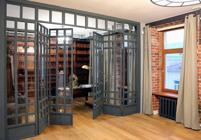 accordeondeuren in het interieur van een loft