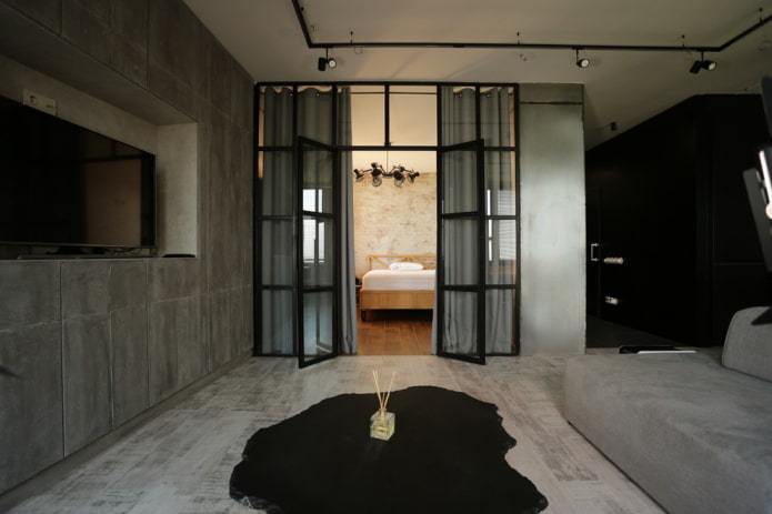 glazen deuren in het interieur in loftstijl