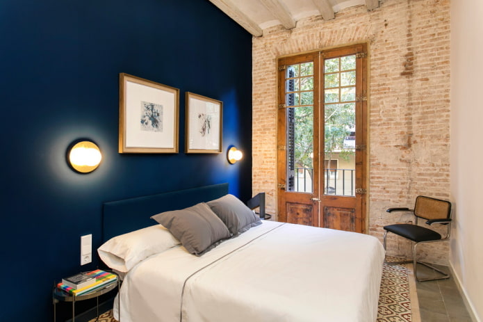balkondeur in een loftinterieur