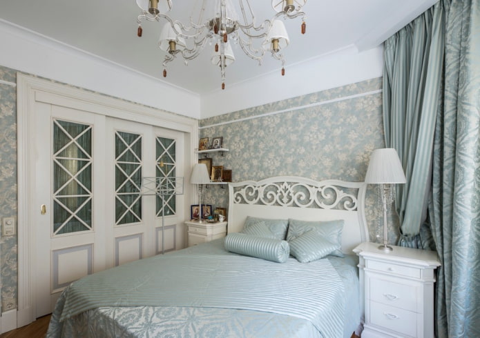meubels in het interieur van de slaapkamer in Proven?aalse stijl