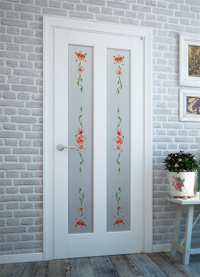 geschilderde deuren in het interieur in Proven?aalse stijl