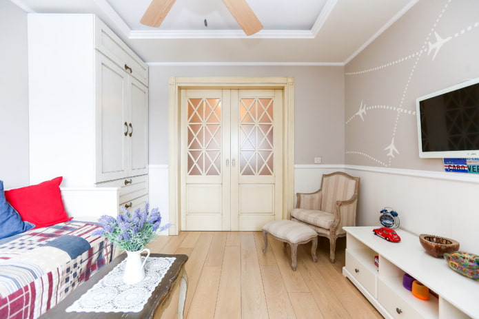 binnendeuren in de woonkamer in Proven?aalse stijl